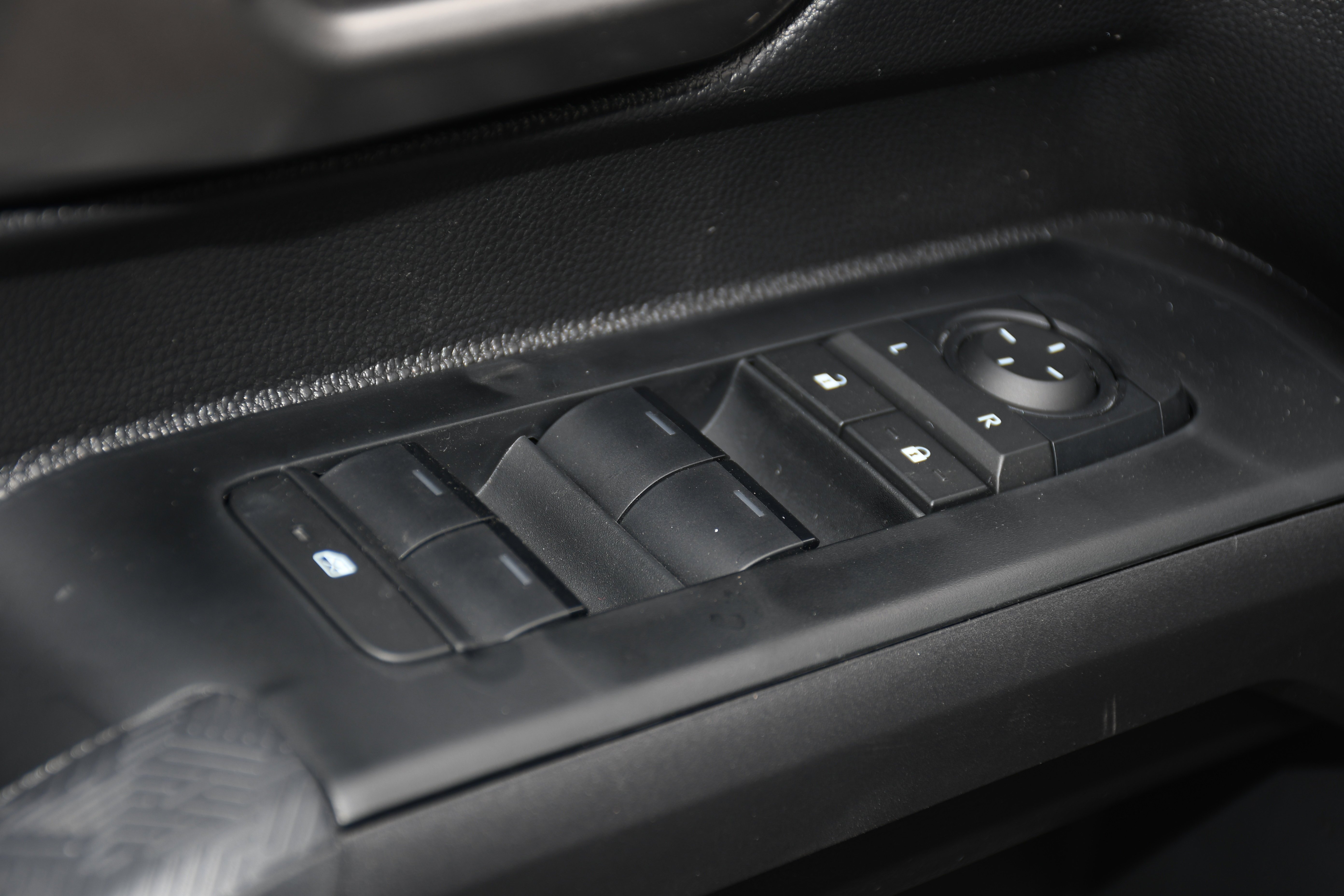 2025 Toyota Tacoma Trailhunter - Photo 6