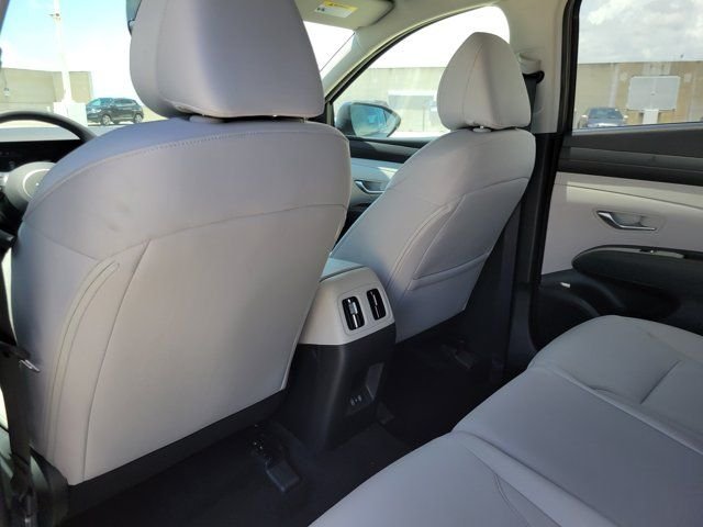 New 2026 White Hyundai SEL FWD image 5