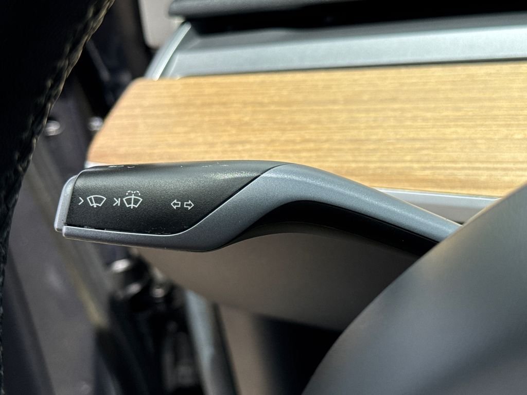 Used 2019  Tesla Long Range image 29