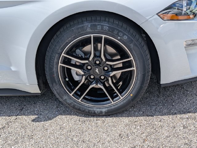 Used 2022 White Ford EcoBoost image 11