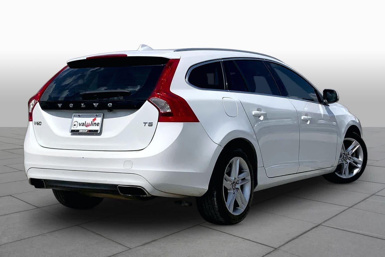 Used 2015 Crystal White Pearl Volvo T5 Drive-E Platinum image 13