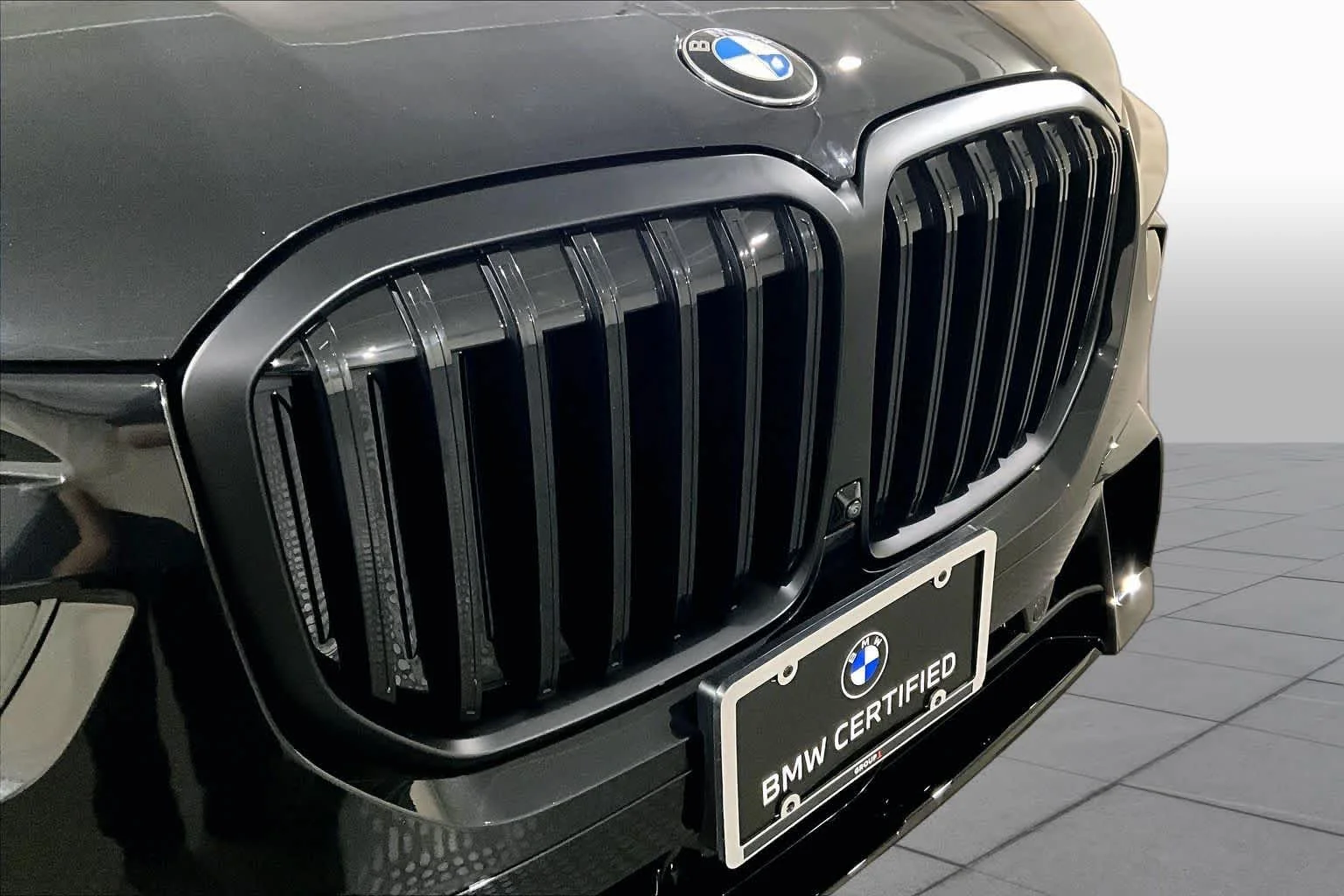 Certified Used 2024 Black Sapphire Metallic BMW xDrive40i image 31