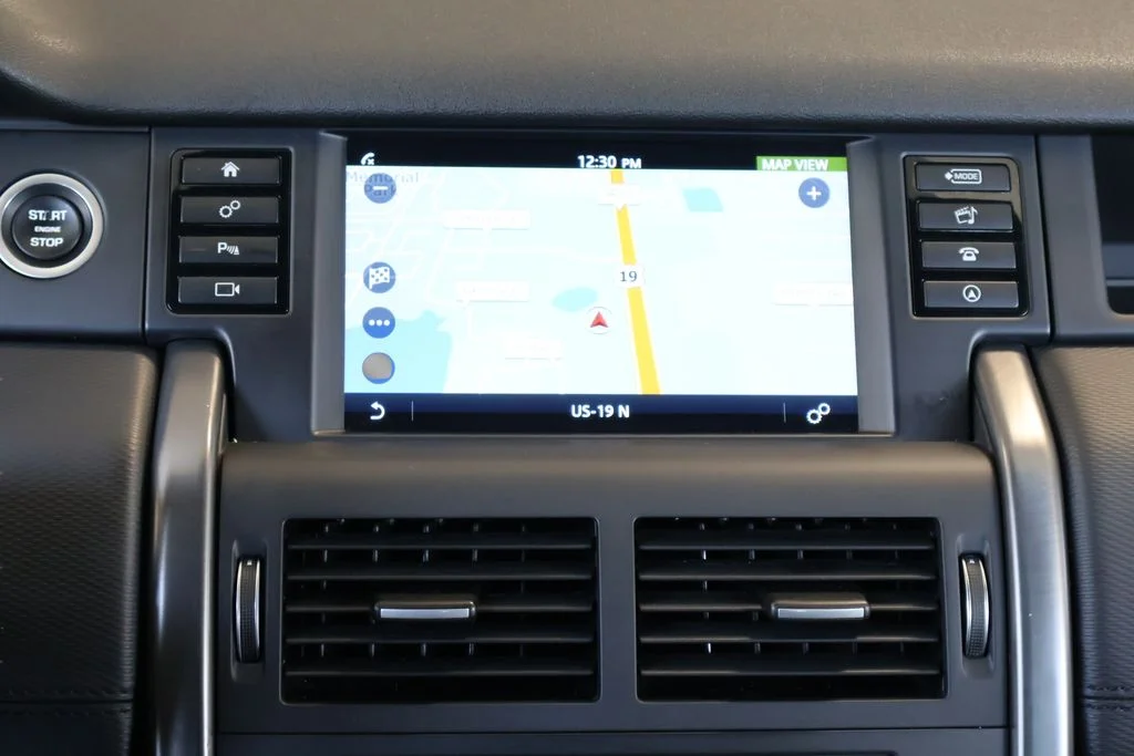 Used 2017 Indus Silver Metallic Land Rover HSE image 14