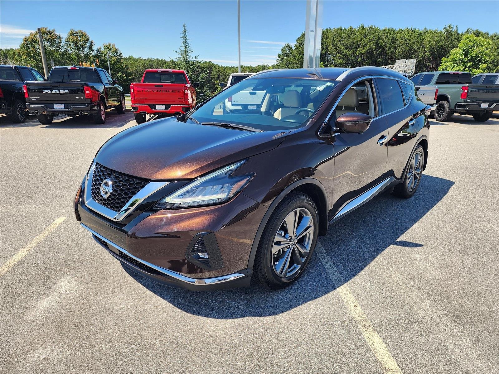 Used 2020 Mocha Almond Pearl Nissan Platinum image 3