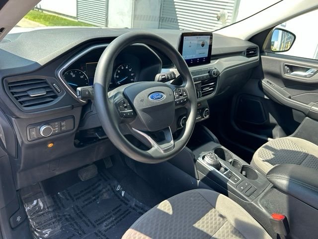 Used 2021 White Ford SE image 35