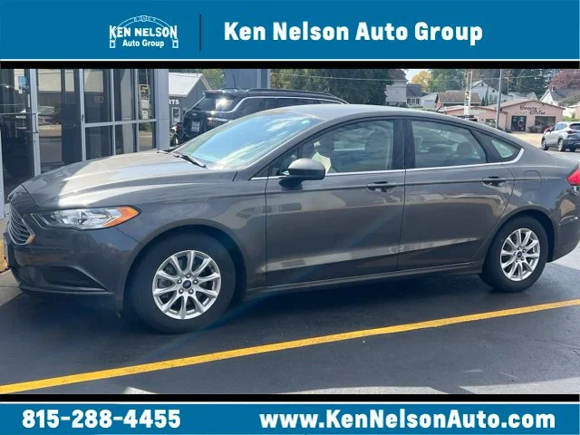 Used 2017 Magnetic Ford S image 1