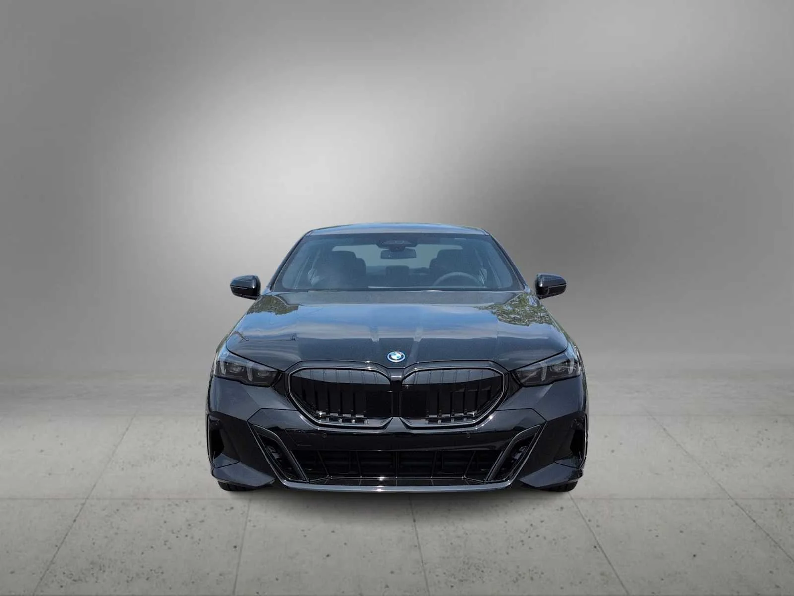 Used 2027 Black Sapphire Metallic BMW 550e xDrive image 3