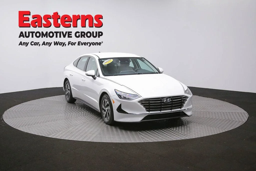 Used 2021 White Hyundai Blue image 46