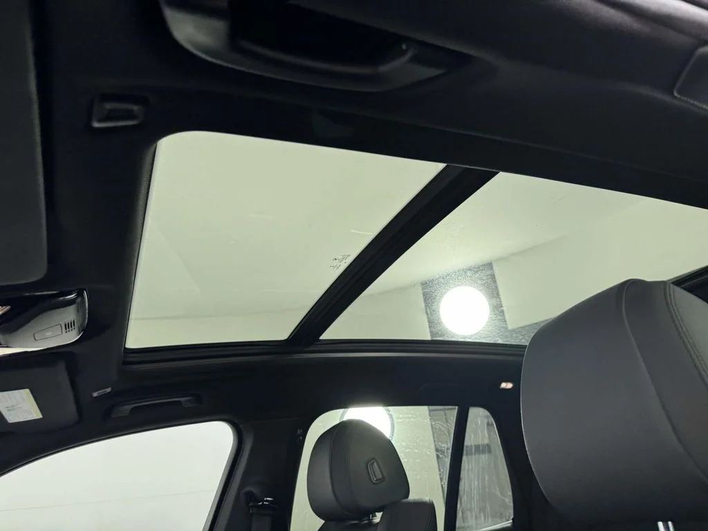 Used 2020 White BMW xDrive40i image 32