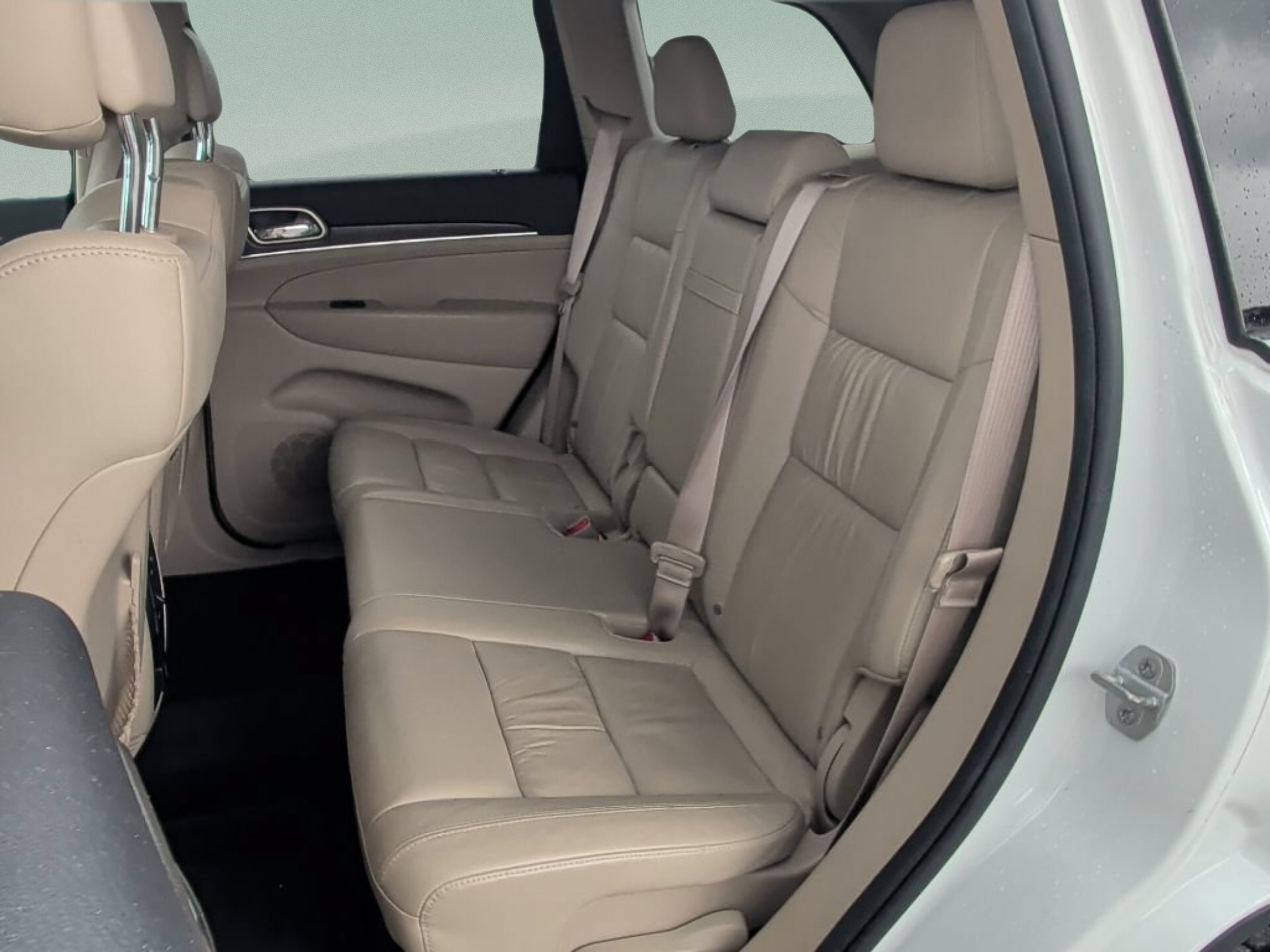 Used 2015 Bright White Clearcoat Jeep Limited image 47