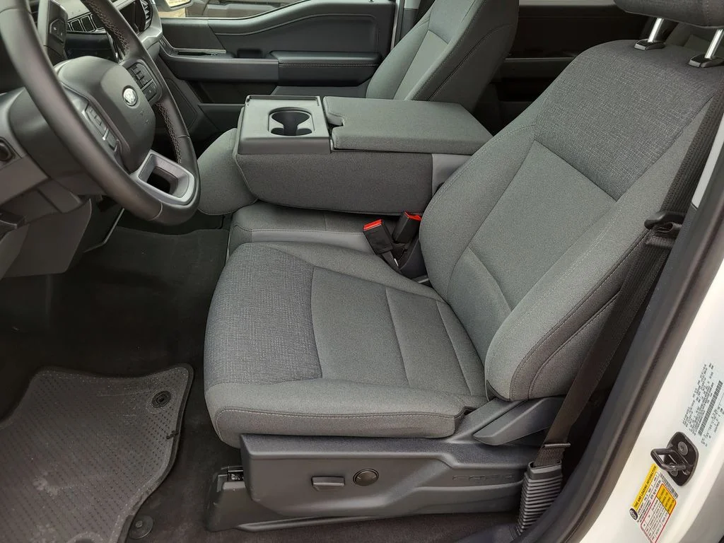 Used 2025 White Ford XLT image 21