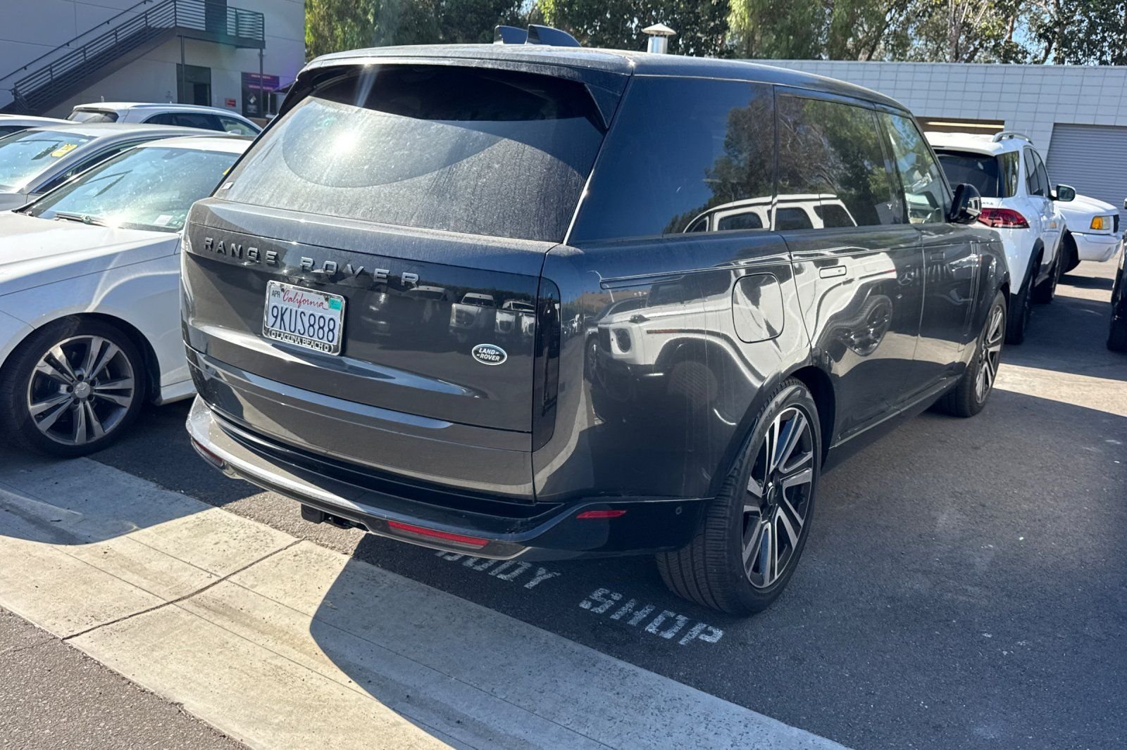 Used 2023  Land Rover SE image 6