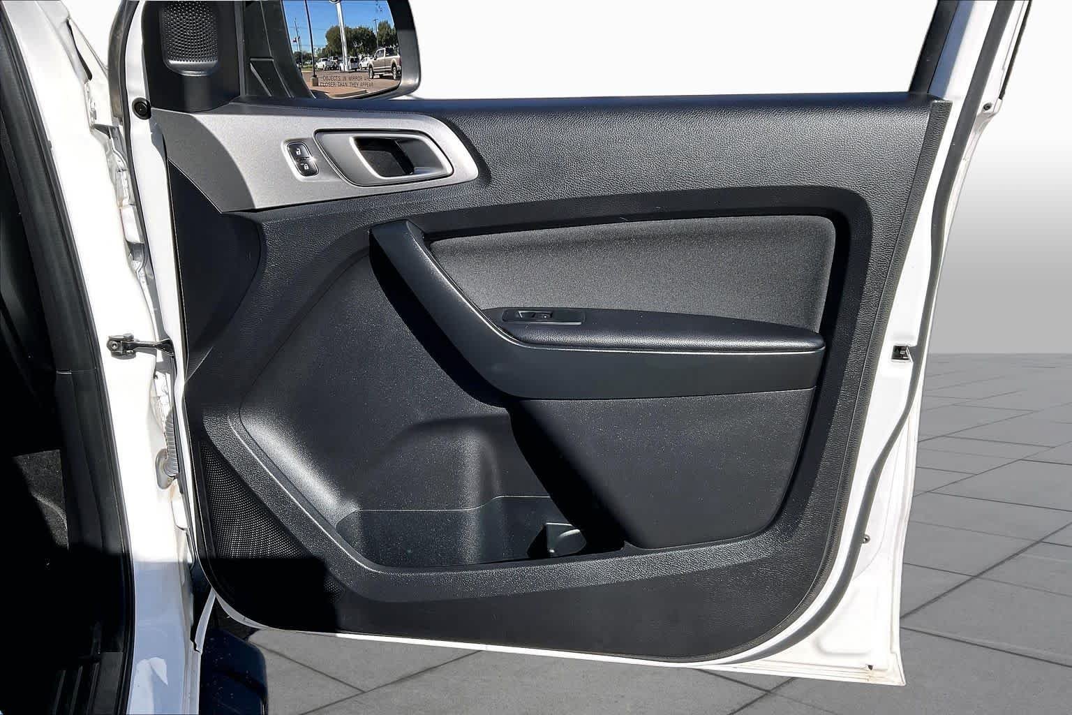 Used 2020 Oxford White Ford XLT image 22