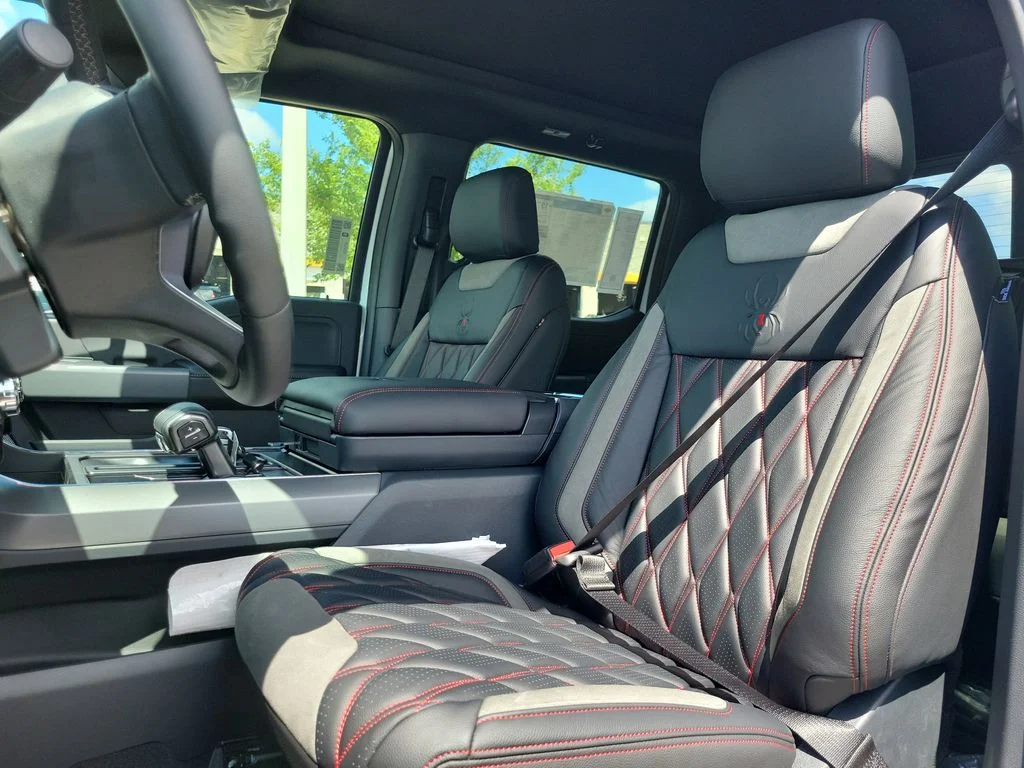 New 2026 Oxford White Ford XLT image 18