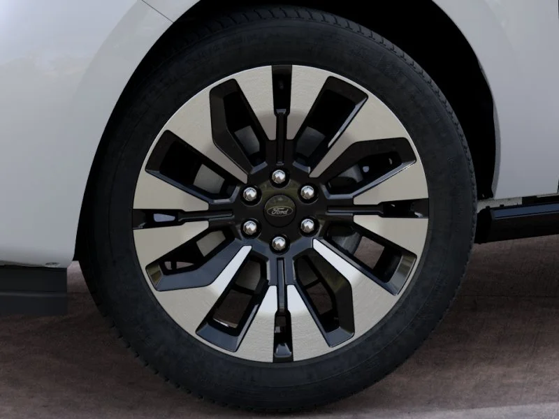 New 2027 Star White Metallic Tri-Coat Ford Platinum image 19