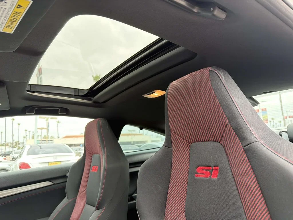 Used 2020 Platinum White Pearl Honda Si image 30