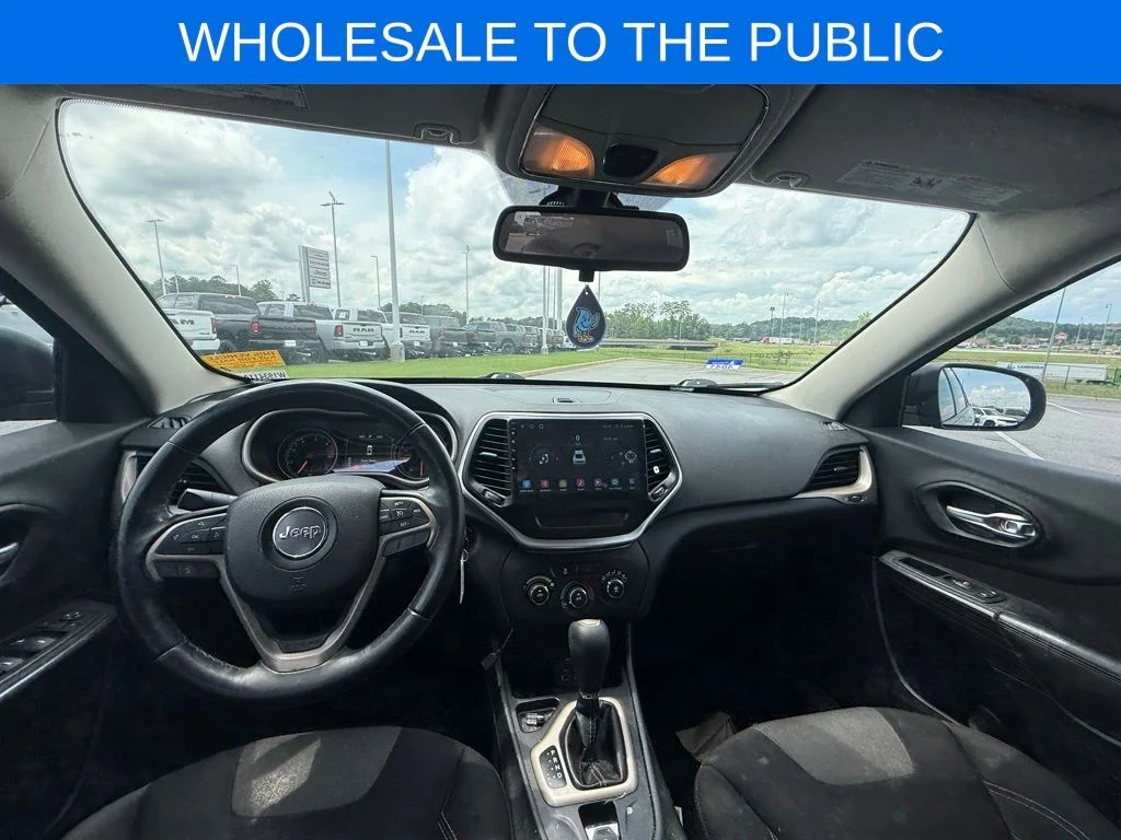 Used 2016 Black Jeep Altitude image 9