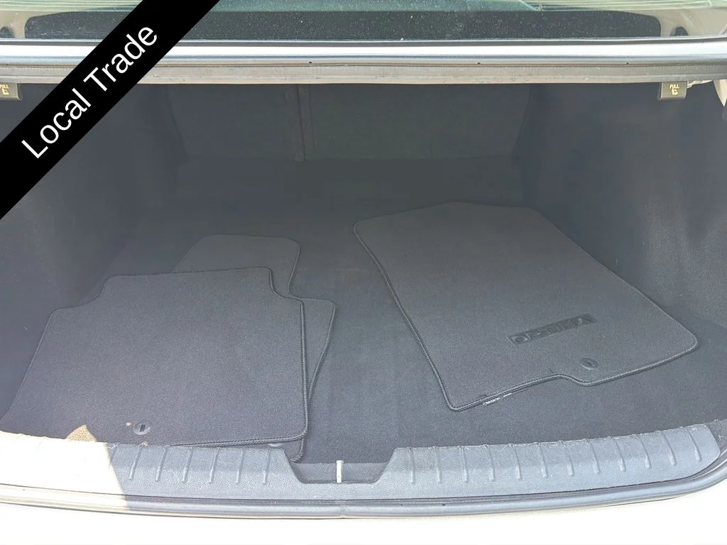 Used 2019 Snow White Pearl Kia LX image 13