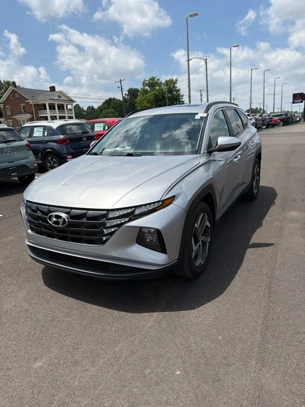 Used 2023 Silver Hyundai SEL image 2