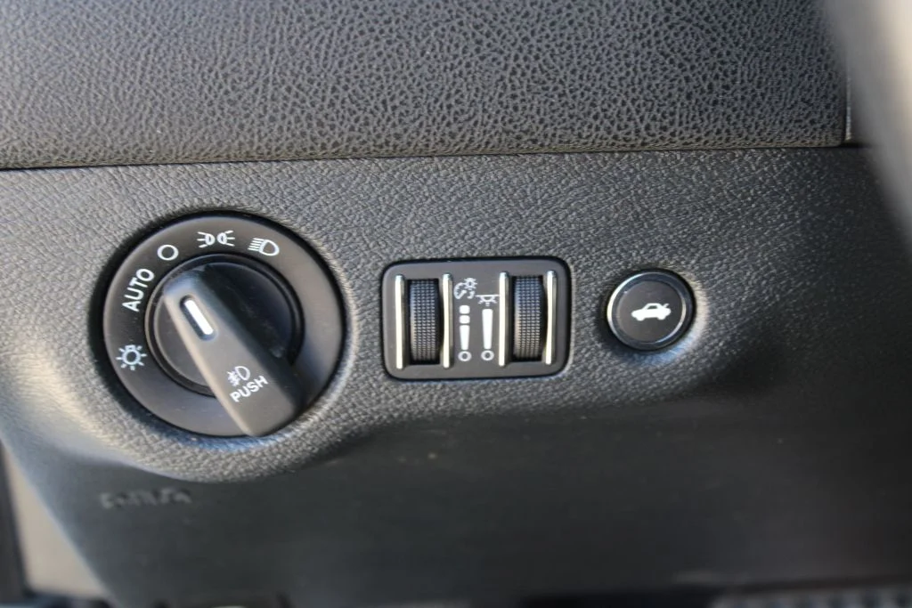 Used 2018 White Dodge R/T Scat Pack image 29