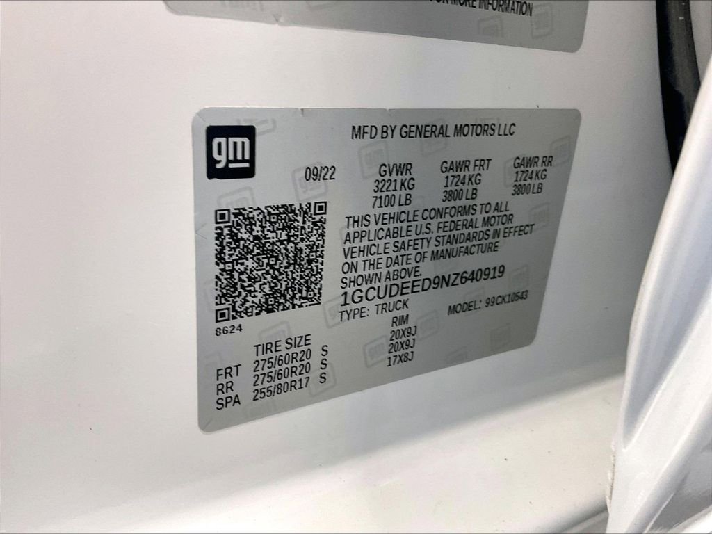Used 2022 White Chevrolet RST image 36