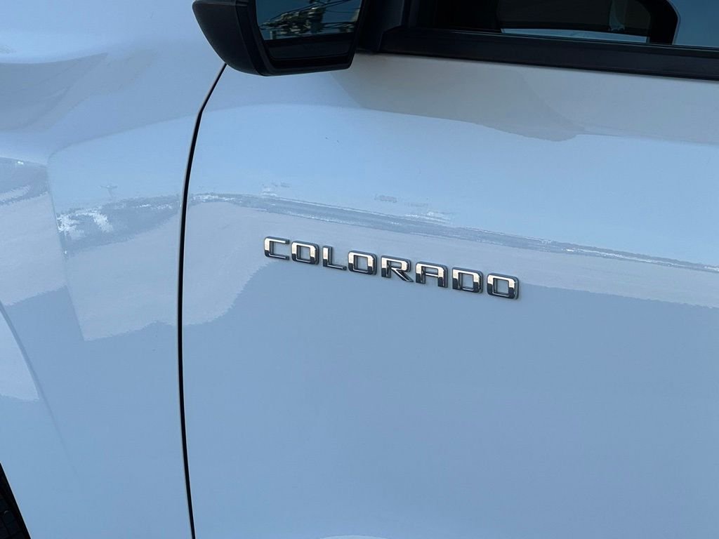 Used 2023 White Chevrolet Z71 image 5