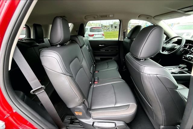 New 2026 Nissan Pathfinder SL 4D Sport Utility