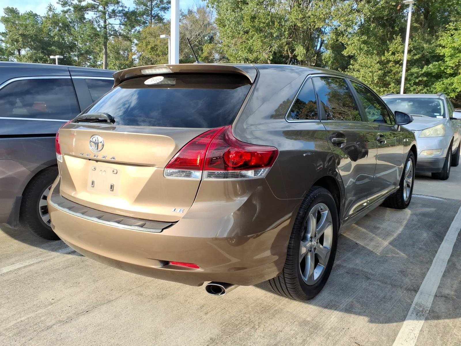 Used 2013 Golden Toyota LE image 6