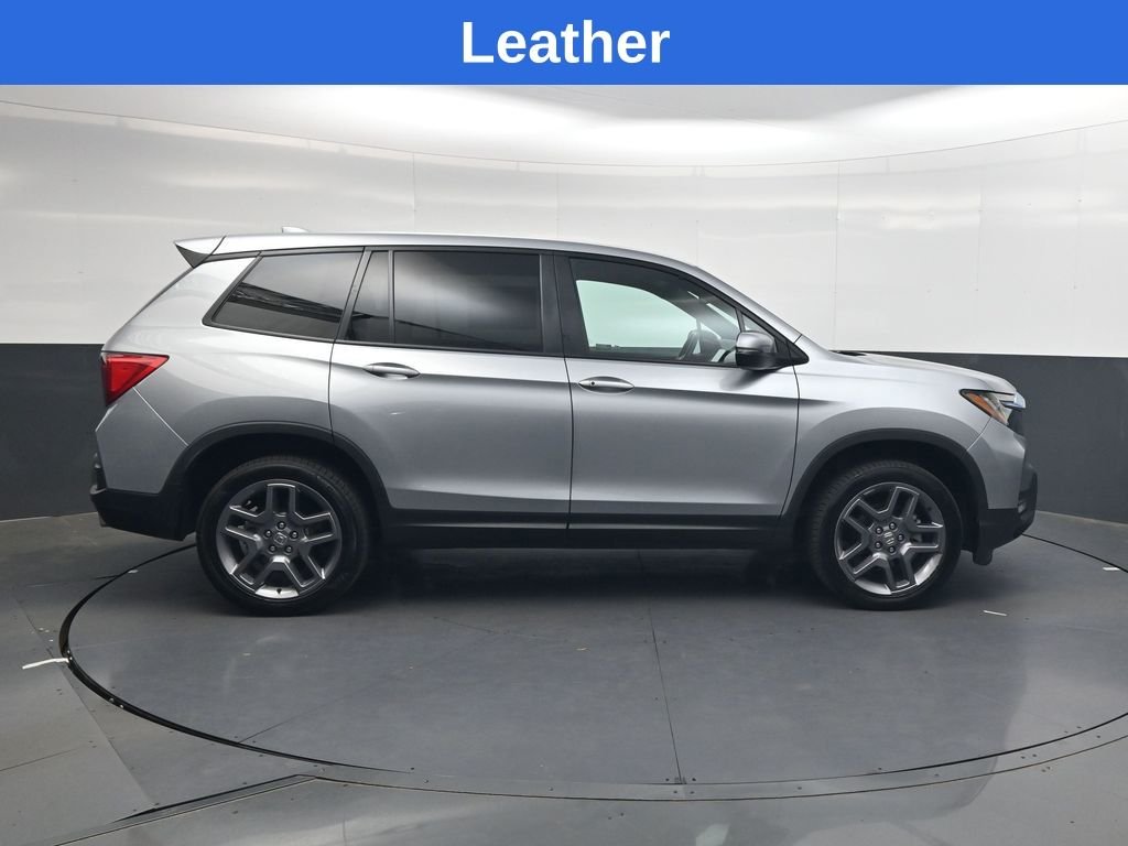 Used 2023  Honda EX-L image 3
