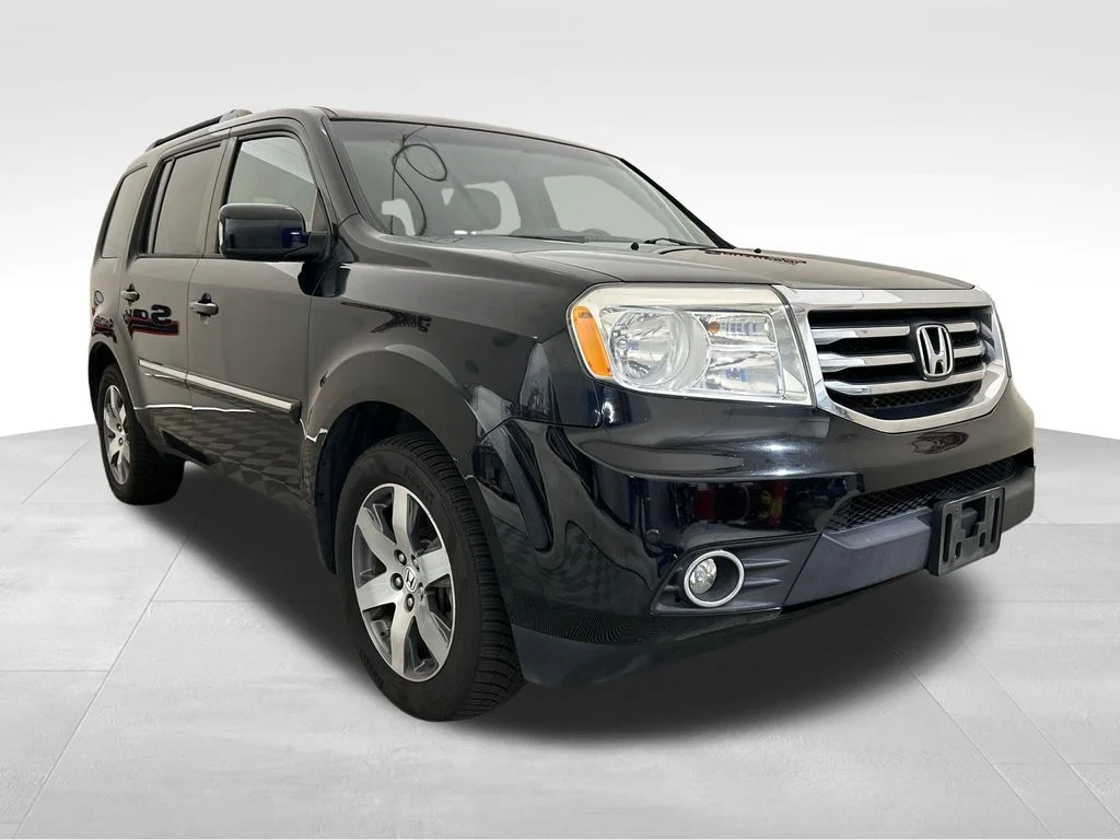 Used 2013 Black Honda Touring image 7