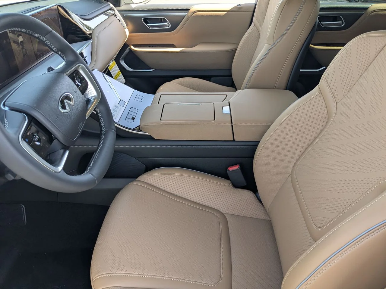 New 2026 RADIANT WHITE INFINITI Luxe 2WD image 13