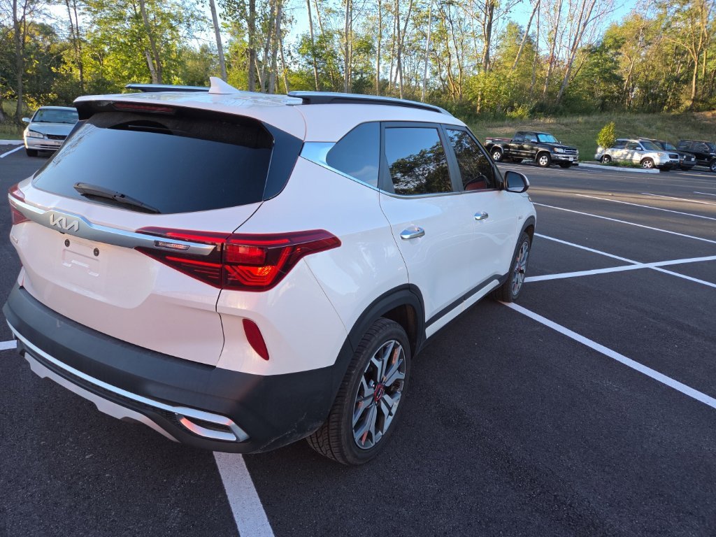Used 2023 White Kia SX image 5