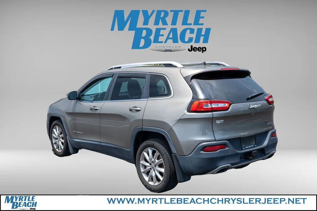 Used 2017 Light Brownstone Pearlcoat Jeep Limited image 4