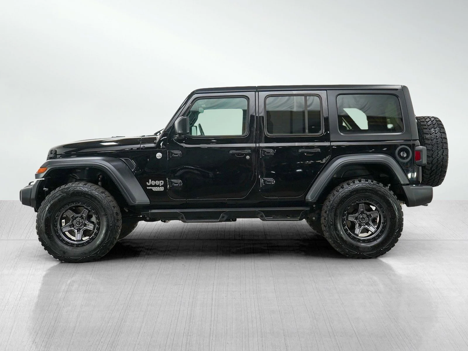 Used 2020 Jeep Wrangler Unlimited Sport S with VIN 1C4HJXDG5LW259214 for sale in Hopkins, Minnesota