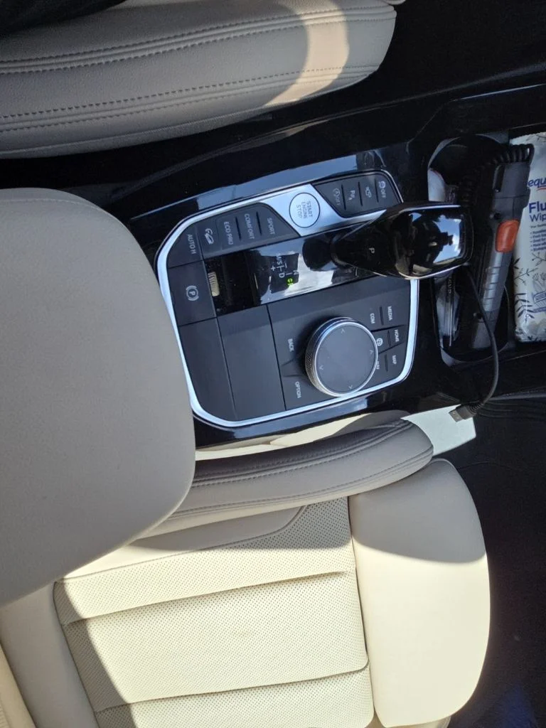 Used 2024 Blue BMW xDrive30i image 19