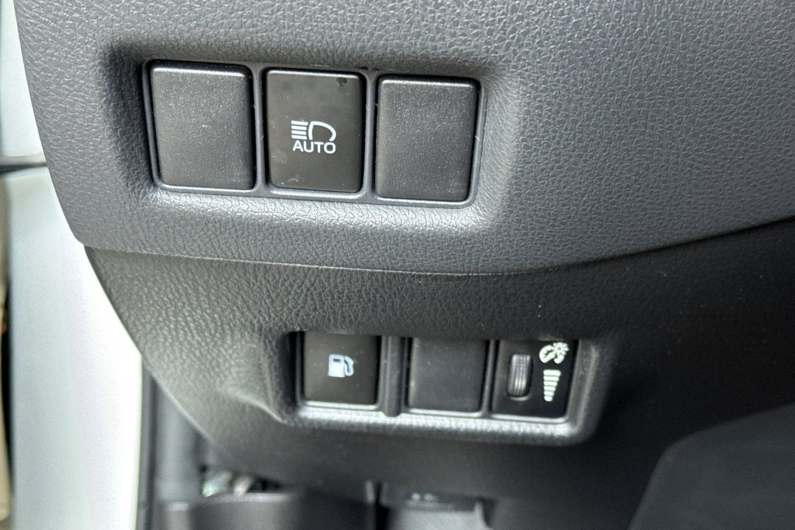 Certified Used 2021 White Toyota XLE image 33
