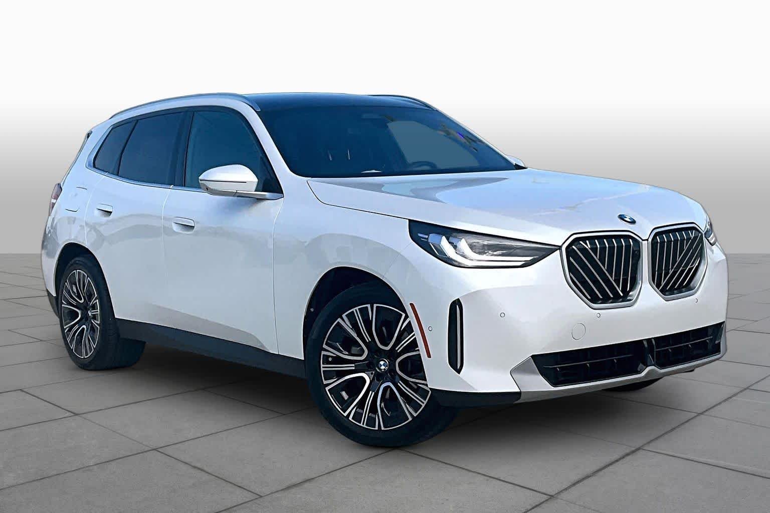 Used 2026 Mineral White Metallic BMW 30 xDrive image 2