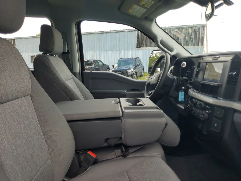 2025 Ford F-250 Super Duty XL - Photo 32