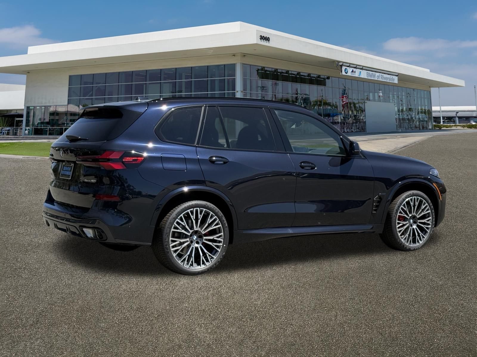 New 2026 Carbon Black Metallic BMW sDrive40i image 11