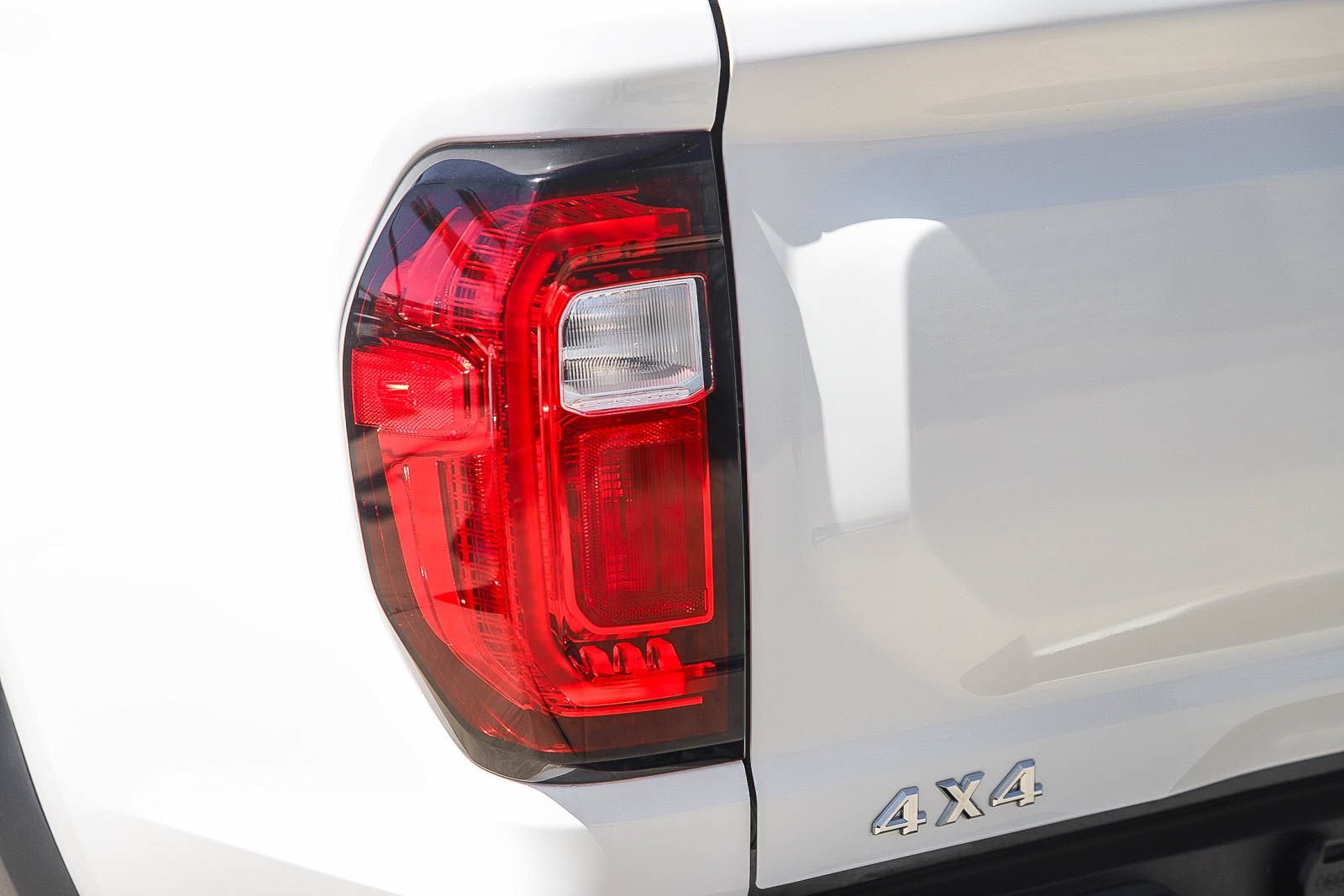 Used 2024 White GMC AT4 image 10