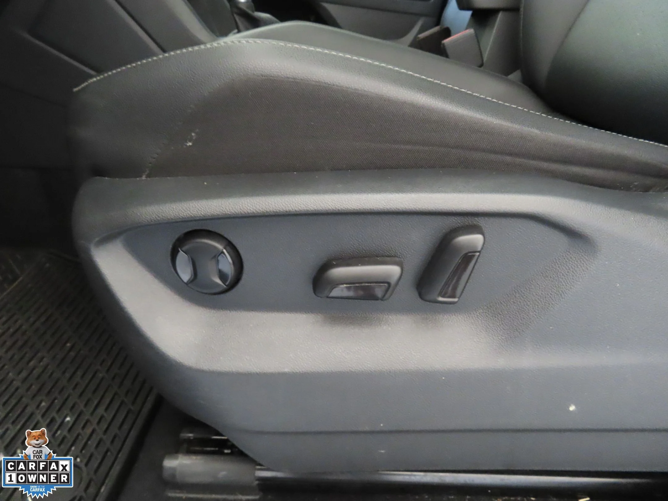 Used 2019 Black Volkswagen 2.0T SE image 12