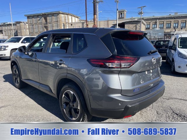2025 Nissan Rogue SV - Photo 8