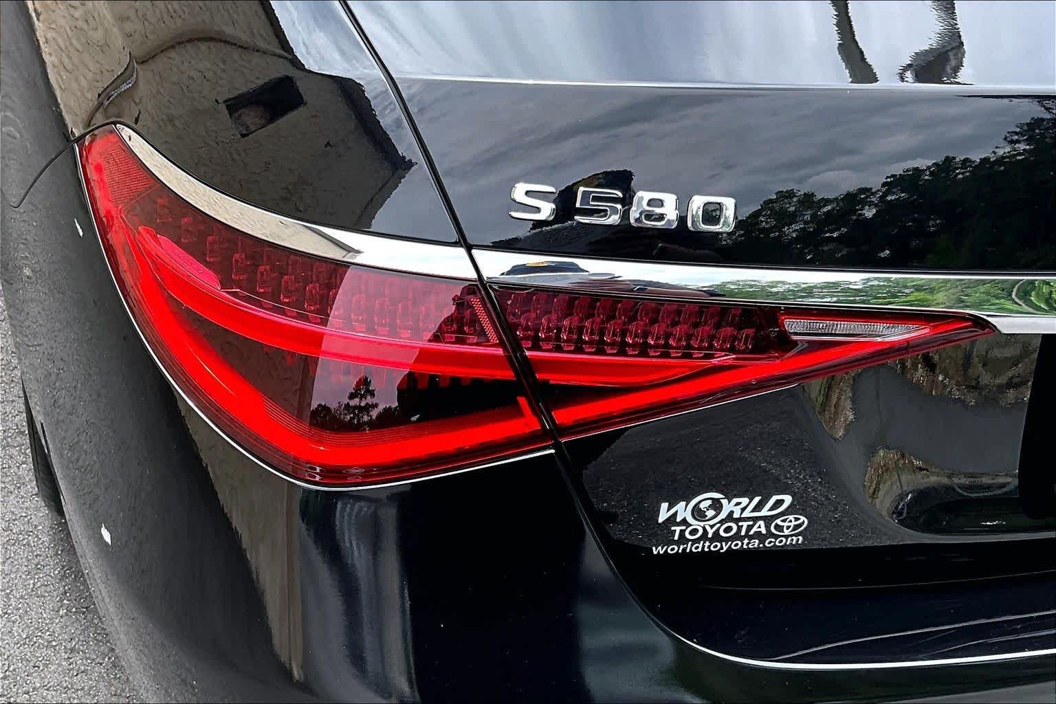 Used 2023 Obsidian Black Mercedes-Benz S 580 image 29