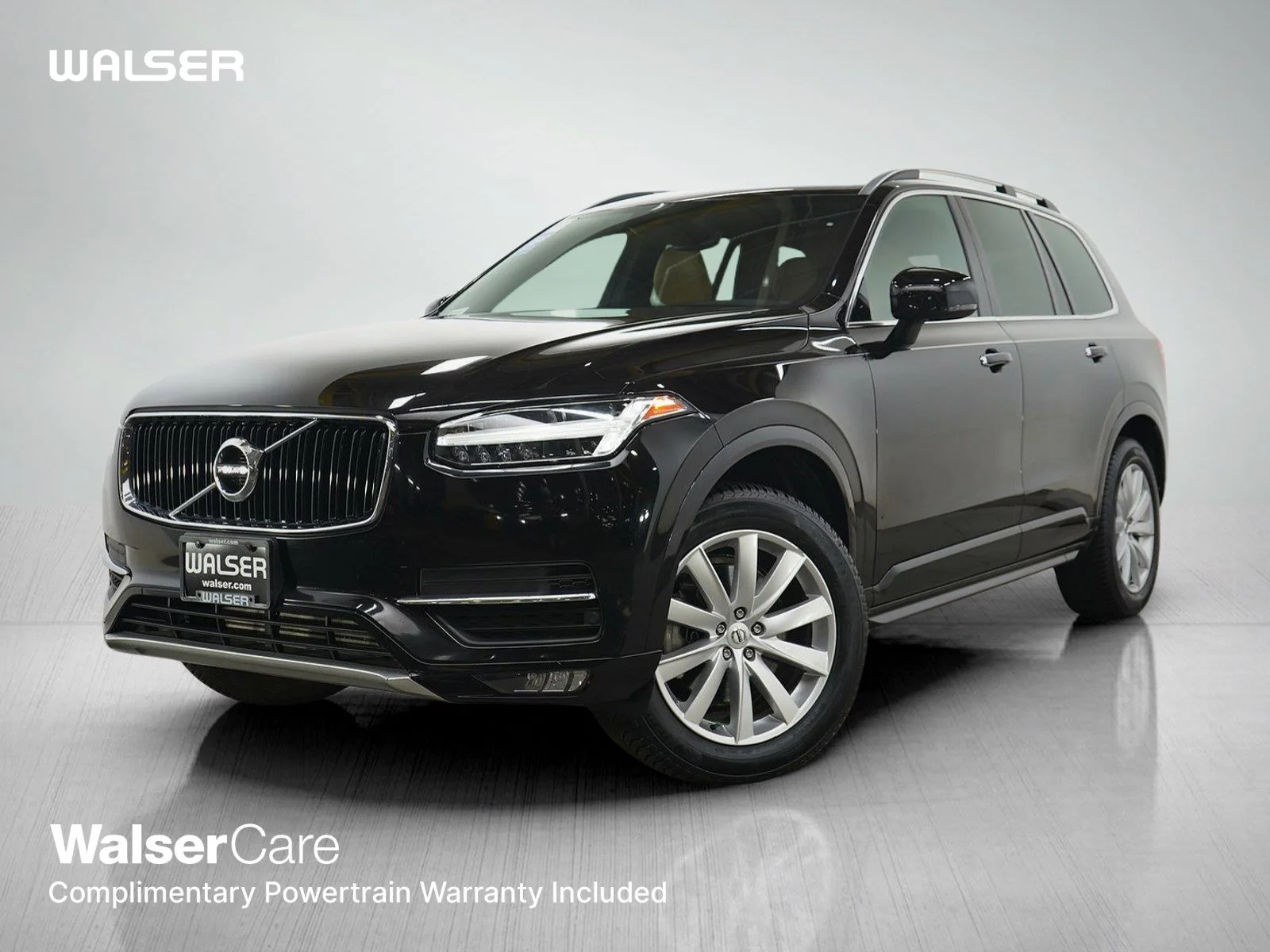 2018 Volvo XC90 T6 AWD Momentum's photo