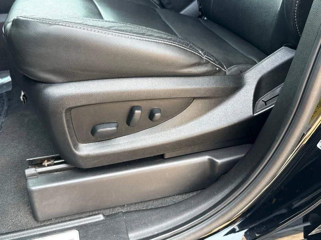 Used 2019 Black Chevrolet Premier image 13