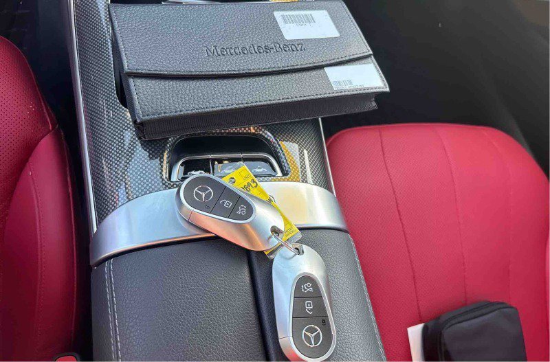 Certified Used 2024 MANUFAKTUR Moonlight White Metallic Mercedes-Benz CLE 300 image 8