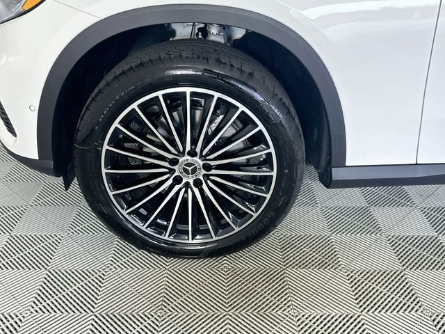 New 2027 Polar White Mercedes-Benz GLC 300 image 30