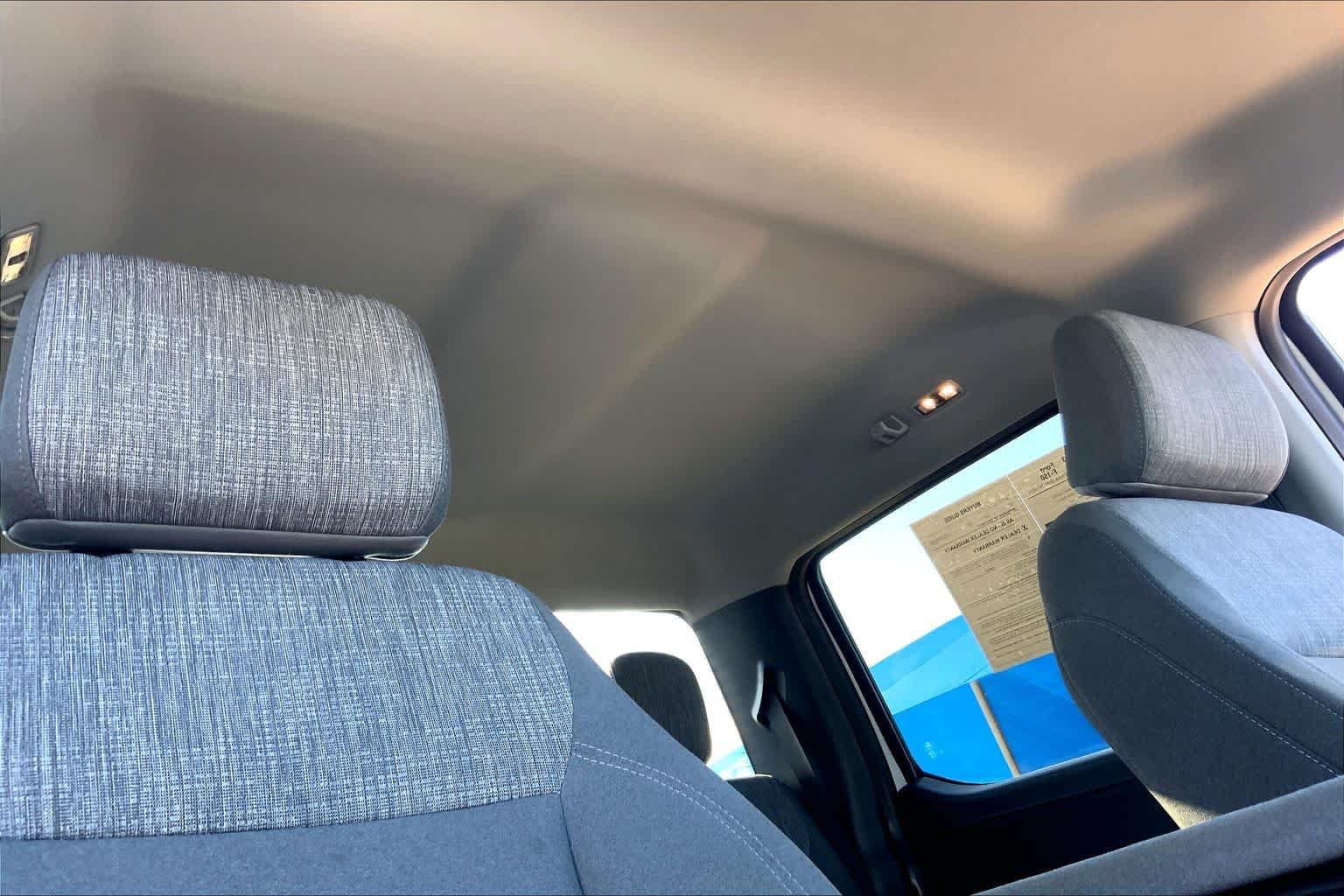 Used 2023 Oxford White Ford XLT image 14