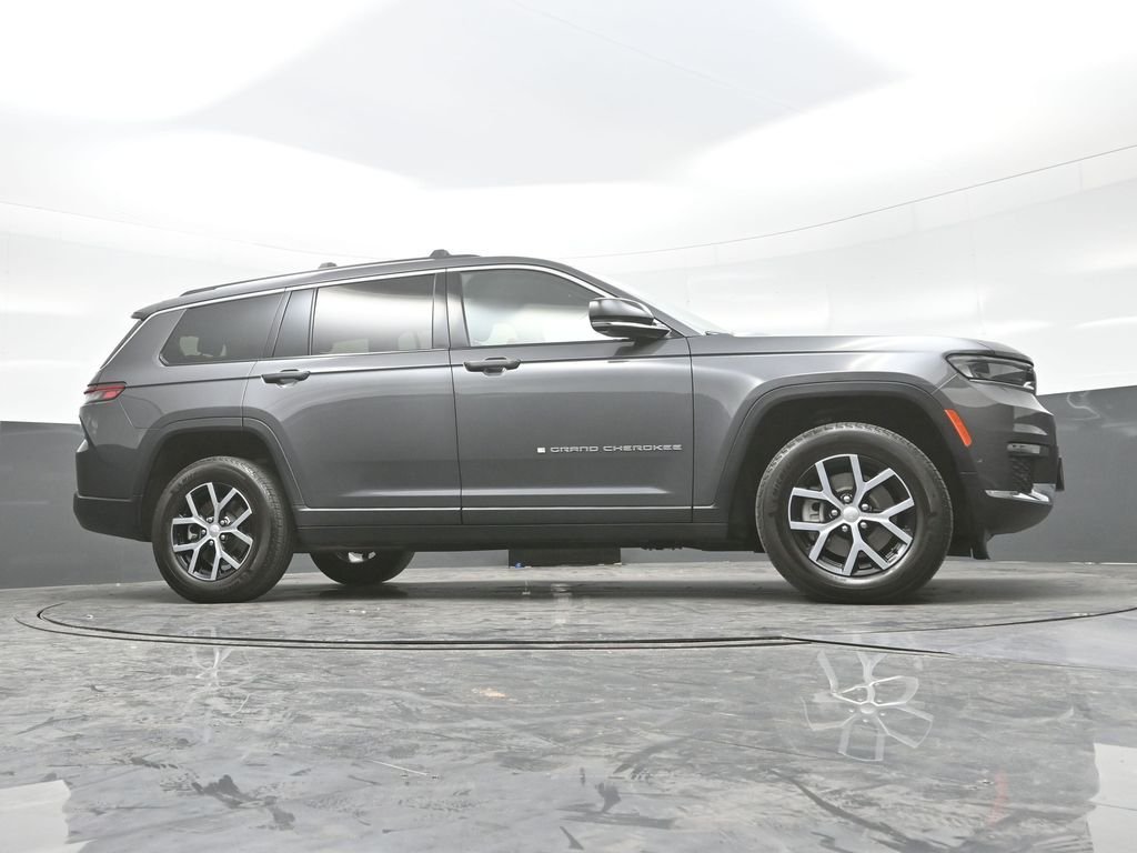 Used 2023 Gray Jeep Limited image 28