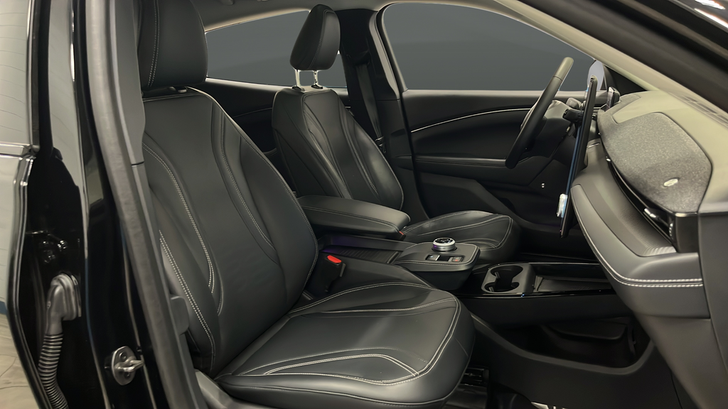 Used 2023 Shadow Black Ford Premium image 24